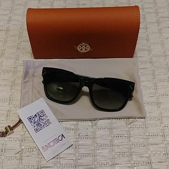Tory Burch Accessories - Tory Burch Sunglasses TY9050 Green
